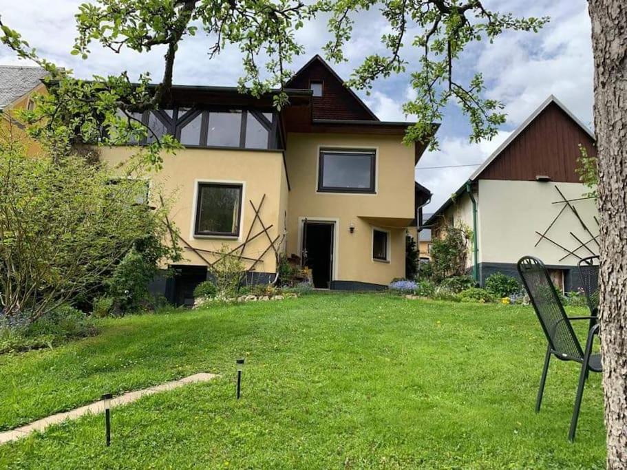 Gartentraum, Feuergrill, Kids-Spielwelt, 4Raeume Hartenstein  Kültér fotó