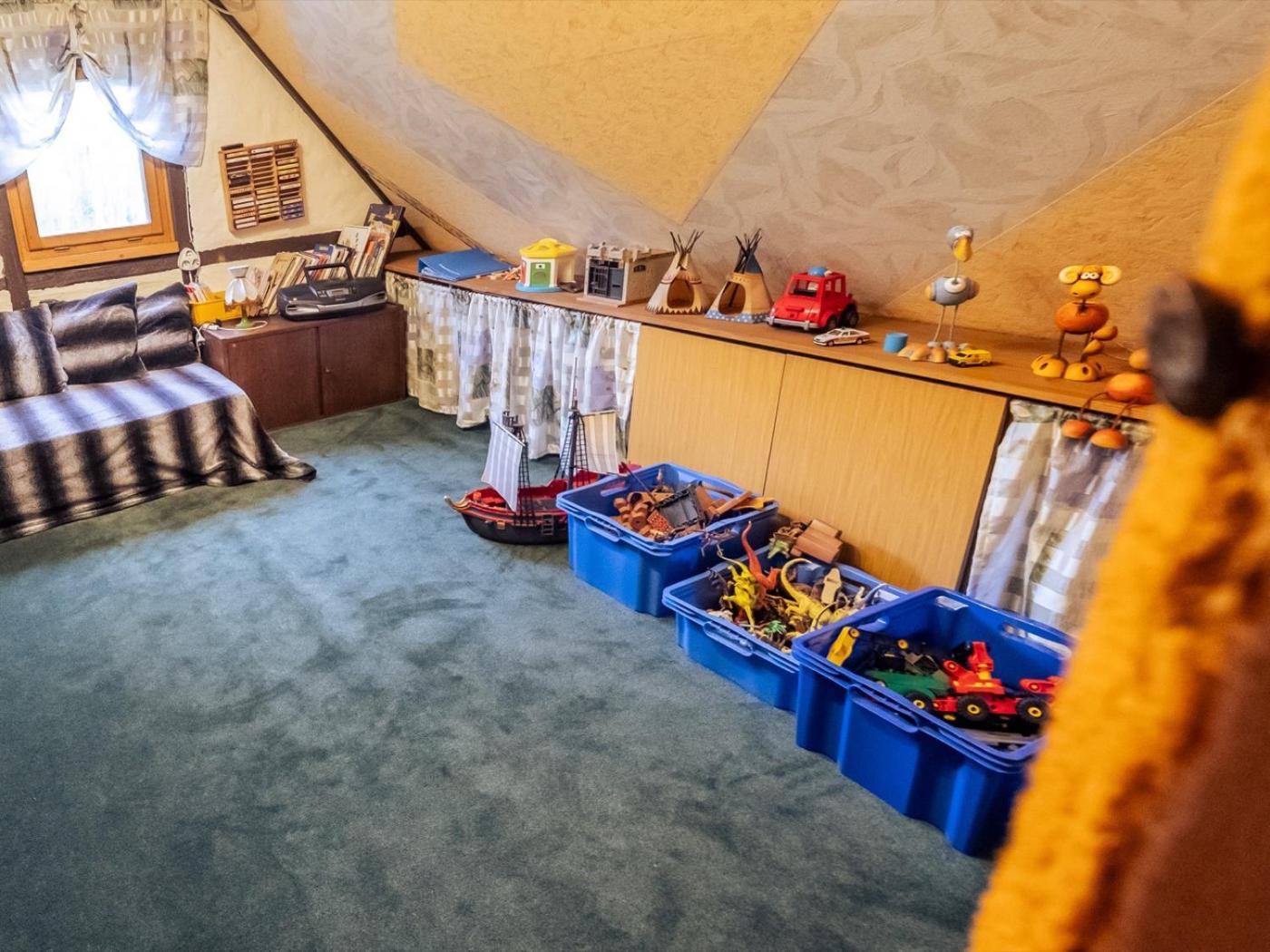 Gartentraum, Feuergrill, Kids-Spielwelt, 4Raeume Hartenstein  Kültér fotó